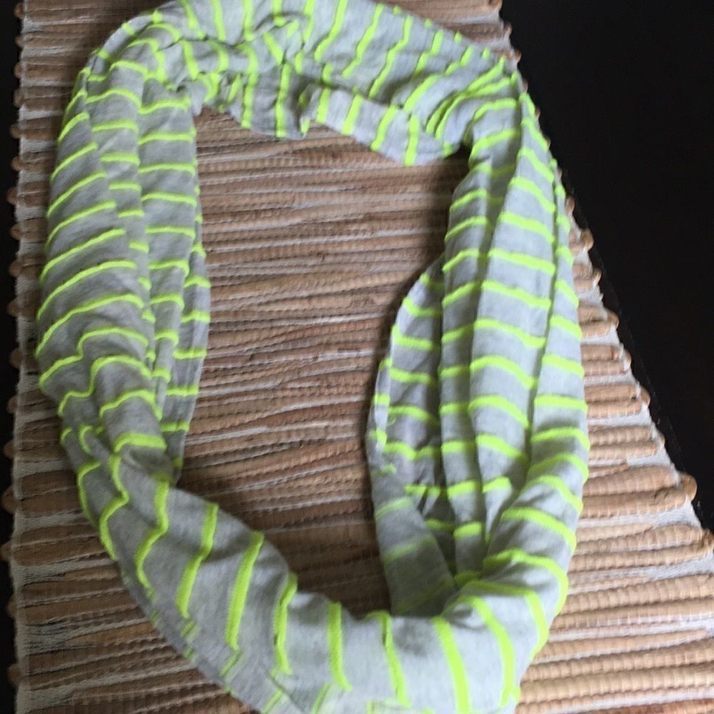 Light grey with neon lime green stripes . Infinity